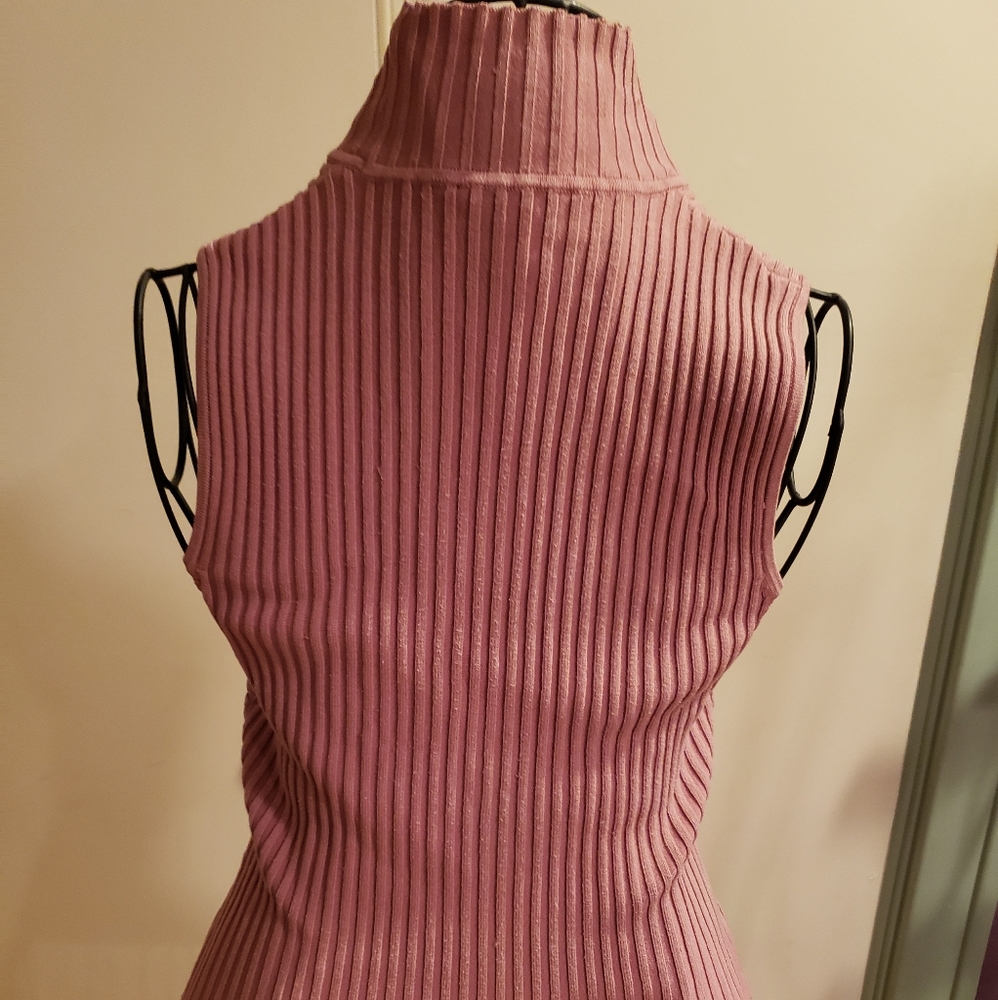 Women's Bebe Keyhole Ribbed Sleeveless Top - Picture 3 of 4